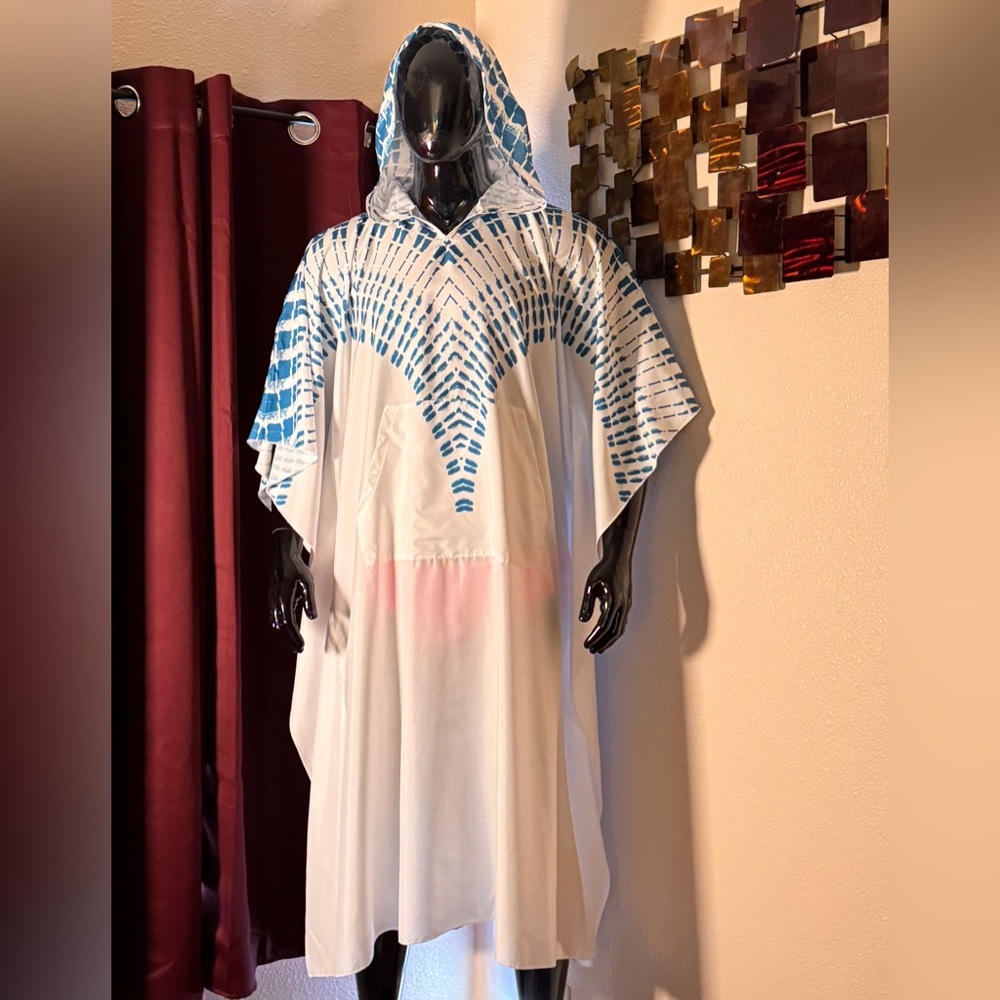 Men’s Women’s Brand New Blue and White Kaftan